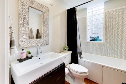 Tiny photo for 941 W Altgeld Street, Chicago, IL 60614 (MLS # 12609417)