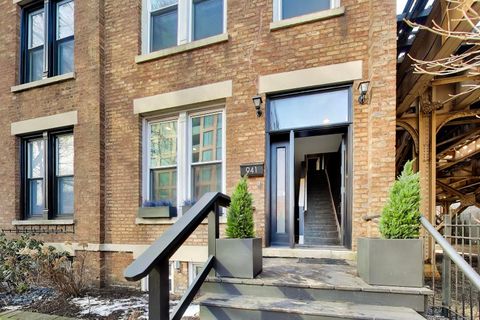 Tiny photo for 941 W Altgeld Street, Chicago, IL 60614 (MLS # 12609417)