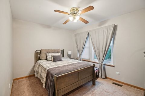 Tiny photo for 14355 Spring Meadow Court, Libertyville, IL 60048 (MLS # 12516778)