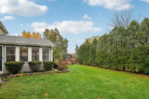 Tiny photo for 14355 Spring Meadow Court, Libertyville, IL 60048 (MLS # 12516778)