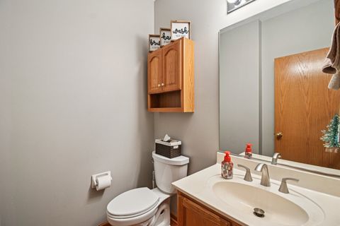 Tiny photo for 14355 Spring Meadow Court, Libertyville, IL 60048 (MLS # 12516778)