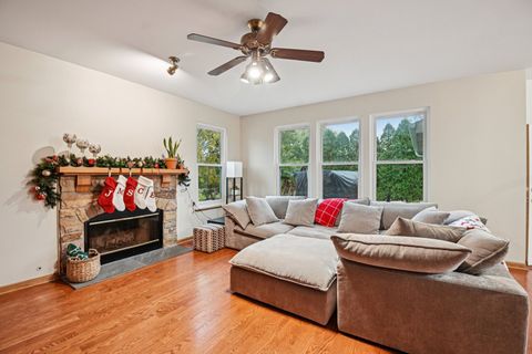 Tiny photo for 14355 Spring Meadow Court, Libertyville, IL 60048 (MLS # 12516778)