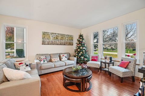 Tiny photo for 14355 Spring Meadow Court, Libertyville, IL 60048 (MLS # 12516778)