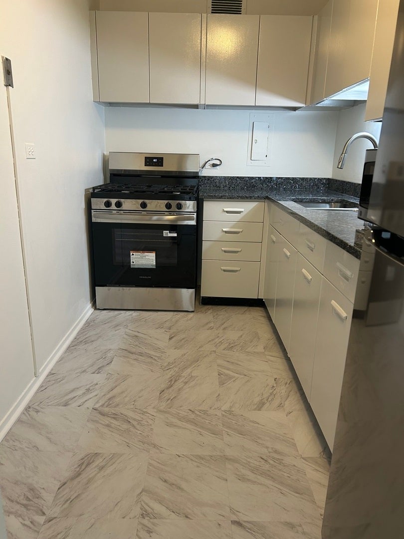 1450 E 55th Place 719S