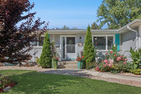Photo of 466 Melrose Court, Elgin, IL 60123 (MLS # 12460741)
