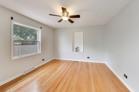 Tiny photo for 5455 S Catherine Avenue, Countryside, IL 60525 (MLS # 12665873)