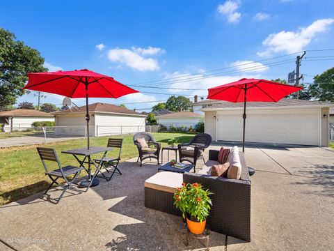 Tiny photo for 10913 Martindale Drive, Westchester, IL 60154 (MLS # 12487432)