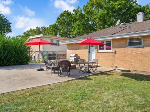 Tiny photo for 10913 Martindale Drive, Westchester, IL 60154 (MLS # 12487432)