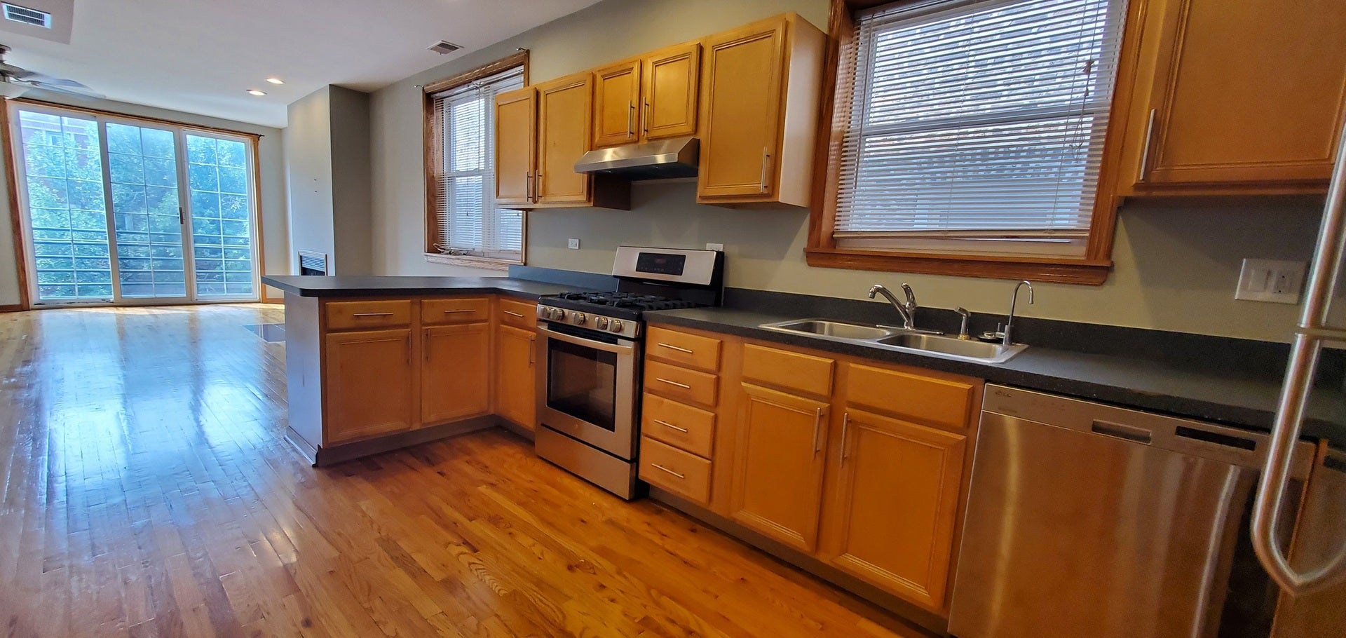 2554 W Walton Street 2