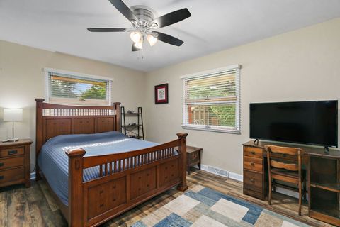 Tiny photo for 587 N Clifton Avenue, Elgin, IL 60123 (MLS # 12469219)
