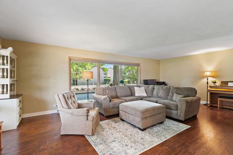 Tiny photo for 587 N Clifton Avenue, Elgin, IL 60123 (MLS # 12469219)