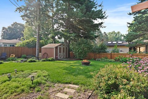 Tiny photo for 587 N Clifton Avenue, Elgin, IL 60123 (MLS # 12469219)
