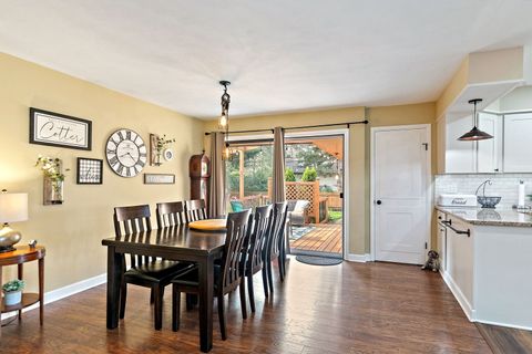 Tiny photo for 587 N Clifton Avenue, Elgin, IL 60123 (MLS # 12469219)