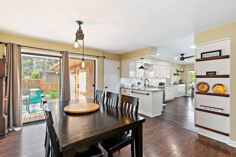 Tiny photo for 587 N Clifton Avenue, Elgin, IL 60123 (MLS # 12469219)