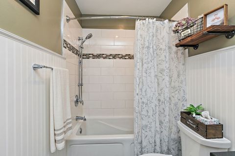 Tiny photo for 587 N Clifton Avenue, Elgin, IL 60123 (MLS # 12469219)