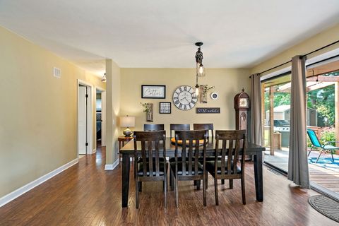 Tiny photo for 587 N Clifton Avenue, Elgin, IL 60123 (MLS # 12469219)