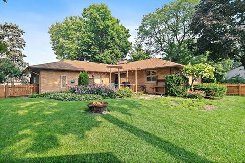 Tiny photo for 587 N Clifton Avenue, Elgin, IL 60123 (MLS # 12469219)