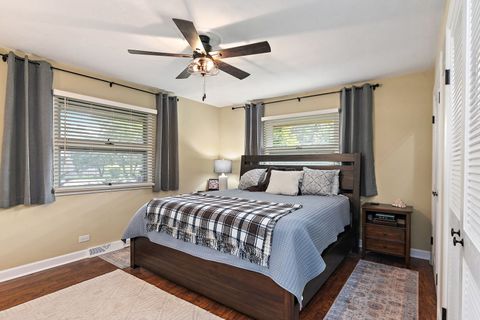 Tiny photo for 587 N Clifton Avenue, Elgin, IL 60123 (MLS # 12469219)