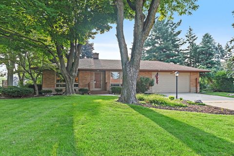 Tiny photo for 587 N Clifton Avenue, Elgin, IL 60123 (MLS # 12469219)
