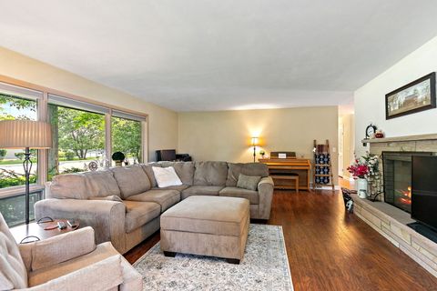 Tiny photo for 587 N Clifton Avenue, Elgin, IL 60123 (MLS # 12469219)