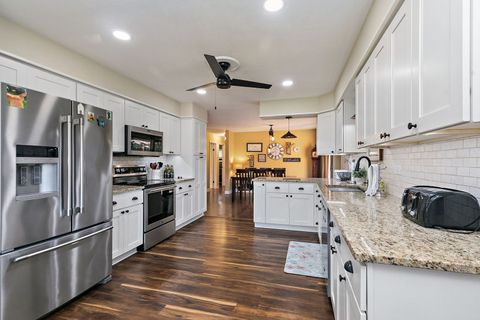 Tiny photo for 587 N Clifton Avenue, Elgin, IL 60123 (MLS # 12469219)