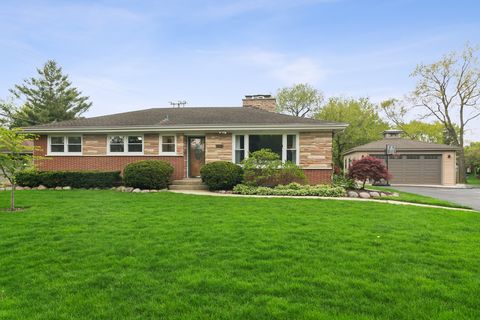 Photo of 429 W Helen Road, Palatine, IL 60067 (MLS # 12625743)
