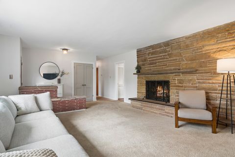 Tiny photo for 429 W Helen Road, Palatine, IL 60067 (MLS # 12625743)