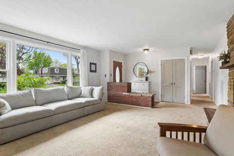 Tiny photo for 429 W Helen Road, Palatine, IL 60067 (MLS # 12625743)