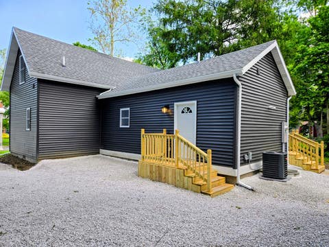 Tiny photo for 805 E California Avenue, Urbana, IL 61801 (MLS # 12666258)