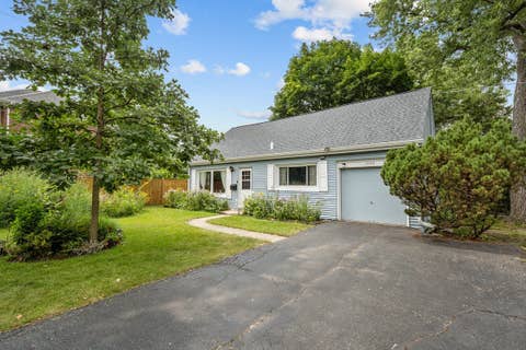 Tiny photo for 1002 Ridge Road, Highland Park, IL 60035 (MLS # 12715557)
