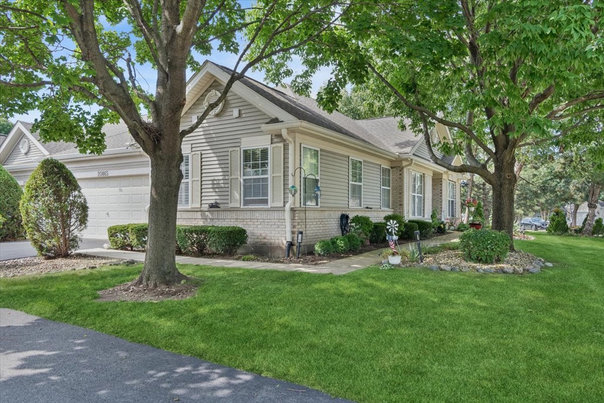 20865 W Chinaberry Court