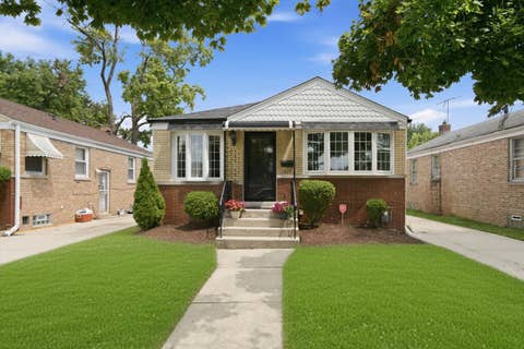 Photo of 1827 S 23rd Avenue, Maywood, IL 60153 (MLS # 12708487)