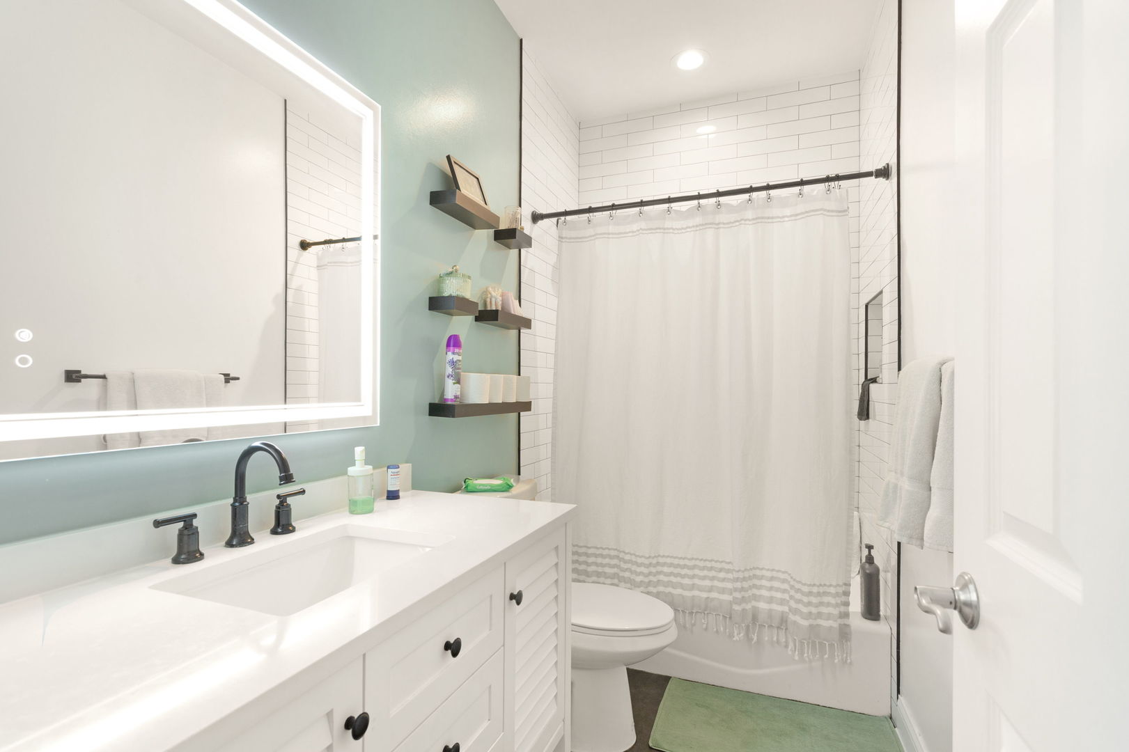 2222 W Belmont Avenue 203