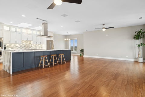 Tiny photo for 1 Renaissance Place #1PH, Palatine, IL 60067 (MLS # 12762927)