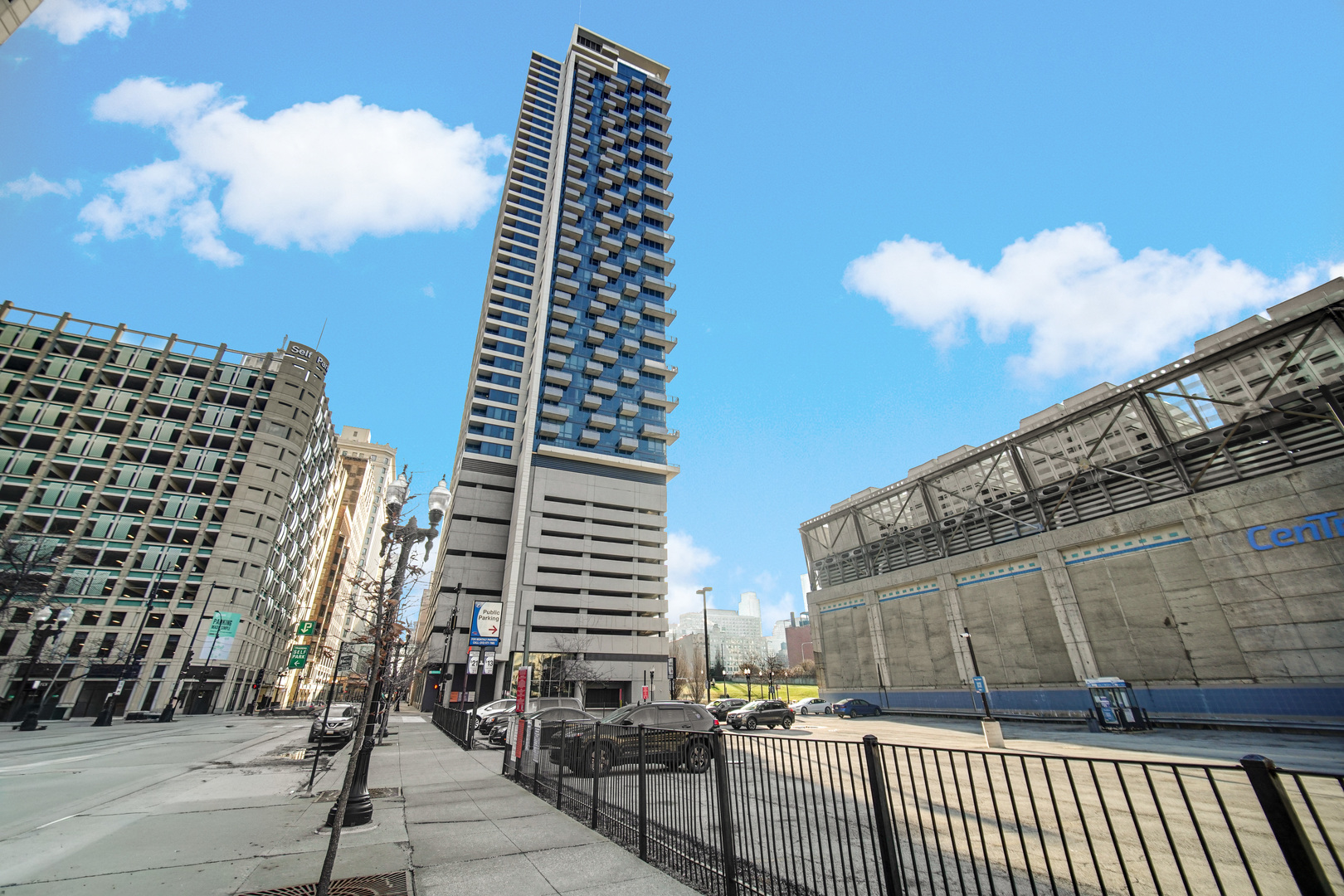 235 W VAN BUREN Street 2307