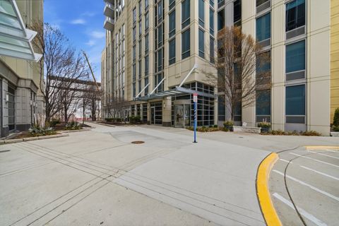 720 N Larrabee Street 712 Chicago IL 60654