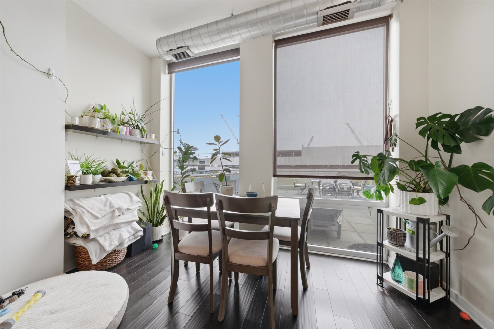 720 N Larrabee Street 712