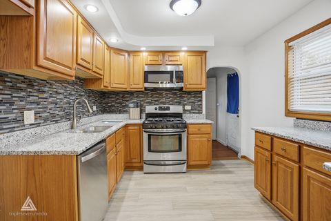 Tiny photo for 7034 W 114th Place, Worth, IL 60482 (MLS # 12500336)