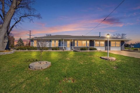 Photo of 25 Helen Street, Streator, IL 61364 (MLS # 12589455)