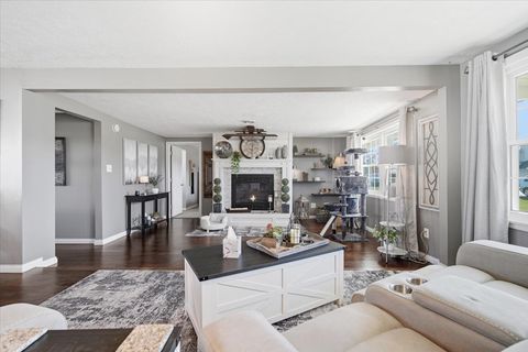 Tiny photo for 25 Helen Street, Streator, IL 61364 (MLS # 12589455)