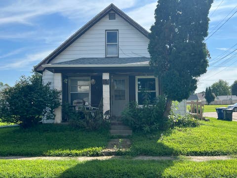 Photo of 807 S Ohio Avenue, Davenport, IA 52802 (MLS # 12737836)