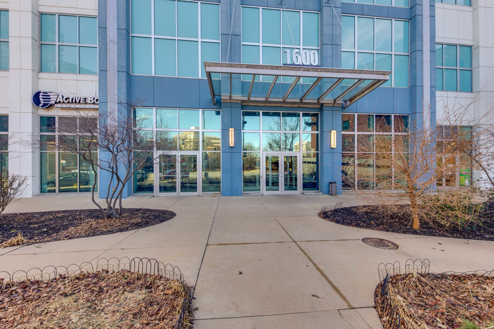 1600 S Indiana Avenue 803