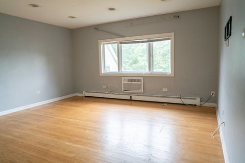 Tiny photo for 3505 Oak Park Avenue #B3, Berwyn, IL 60402 (MLS # 12462967)