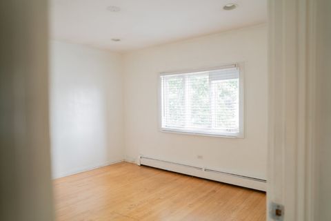 Tiny photo for 3505 Oak Park Avenue #B3, Berwyn, IL 60402 (MLS # 12462967)
