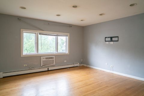 Tiny photo for 3505 Oak Park Avenue #B3, Berwyn, IL 60402 (MLS # 12462967)