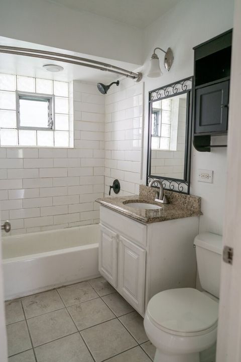 Tiny photo for 3505 Oak Park Avenue #B3, Berwyn, IL 60402 (MLS # 12462967)