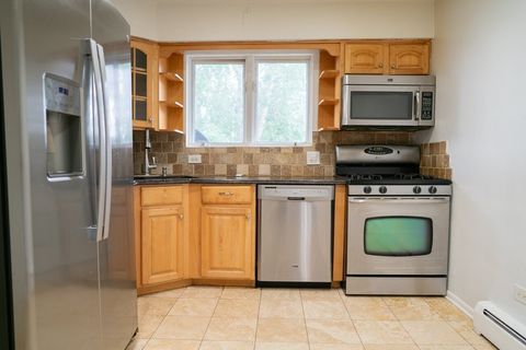 Tiny photo for 3505 Oak Park Avenue #B3, Berwyn, IL 60402 (MLS # 12462967)