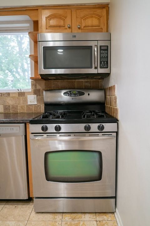 Tiny photo for 3505 Oak Park Avenue #B3, Berwyn, IL 60402 (MLS # 12462967)