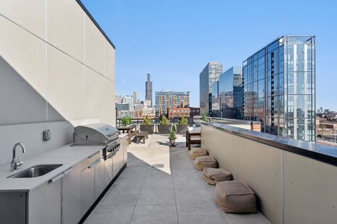 Tiny photo for 323 S Racine Avenue #PHD, Chicago, IL 60607 (MLS # 12616637)