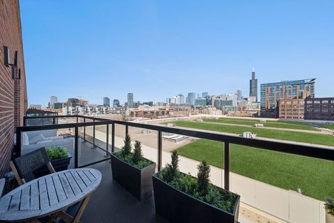 Tiny photo for 323 S Racine Avenue #PHD, Chicago, IL 60607 (MLS # 12616637)